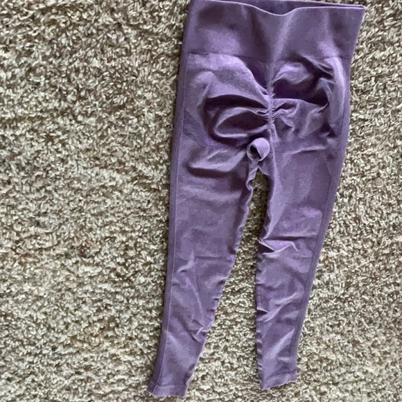 Butt scrunch leggings - Picture 2 of 3